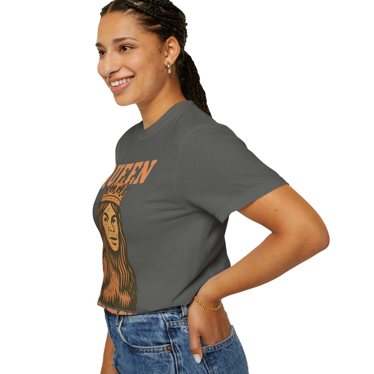 Queen Squatch - Sasquatch / Bigfoot - Comfort Colors 1717 T-Shirt